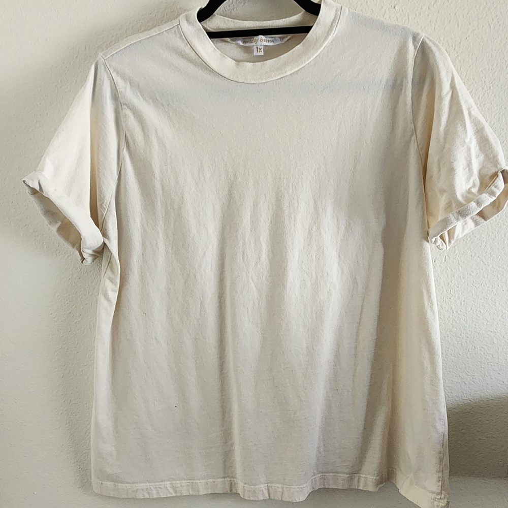 Tuesday of California/Tuesday Bassen Rydell Tee White/Cream - size 1X